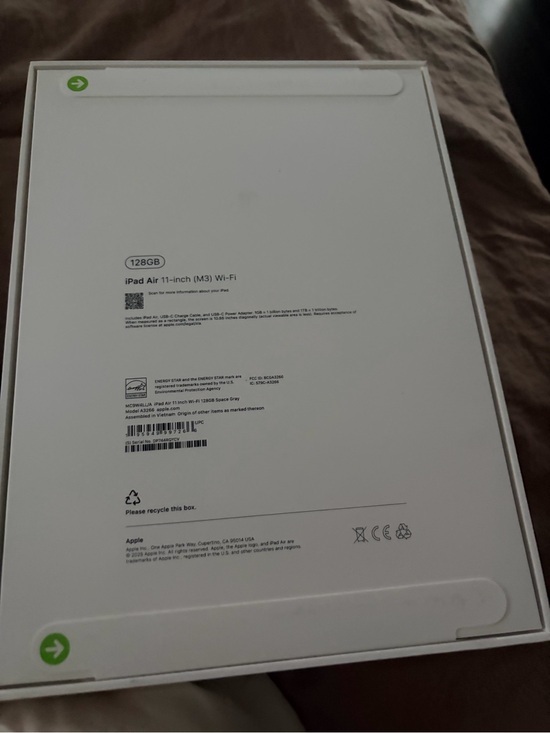 Apple Other - Apple iPad Air 11-inch (M3) 128GB - White Box with Green Accents
